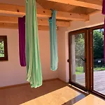 Secluded Mountain Retreat In The Woods, Poland Дом отдыха Kamesznica