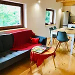 Holiday home Secluded Mountain Retreat In The Woods, Poland Kamesznica