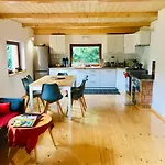 Secluded Mountain Retreat In The Woods, Poland Дом отдыха Kamesznica