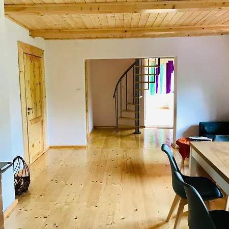 Flowmove Retreat Holiday home Kamesznica